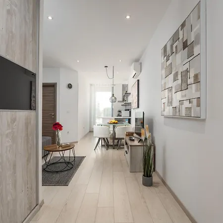 Silver Luxury Apartman *