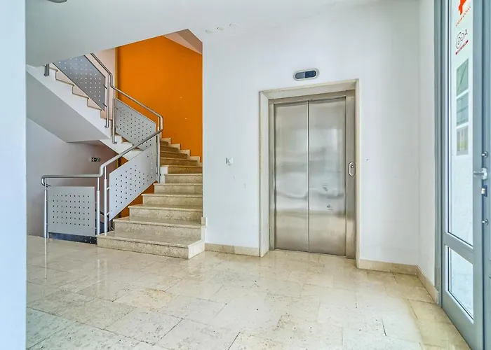 Silver Luxury 아파트