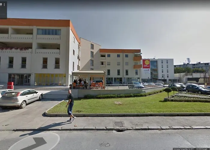 아파트 Silver Luxury 풀라